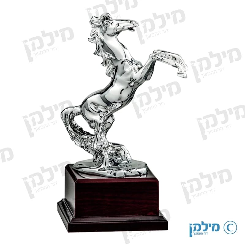 פסלון סוס קופץ