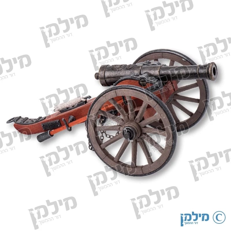 פסלון תותח בשילוב עץ