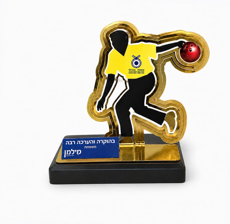 פסלון באולינג עם חליפה בהתאמה אישית