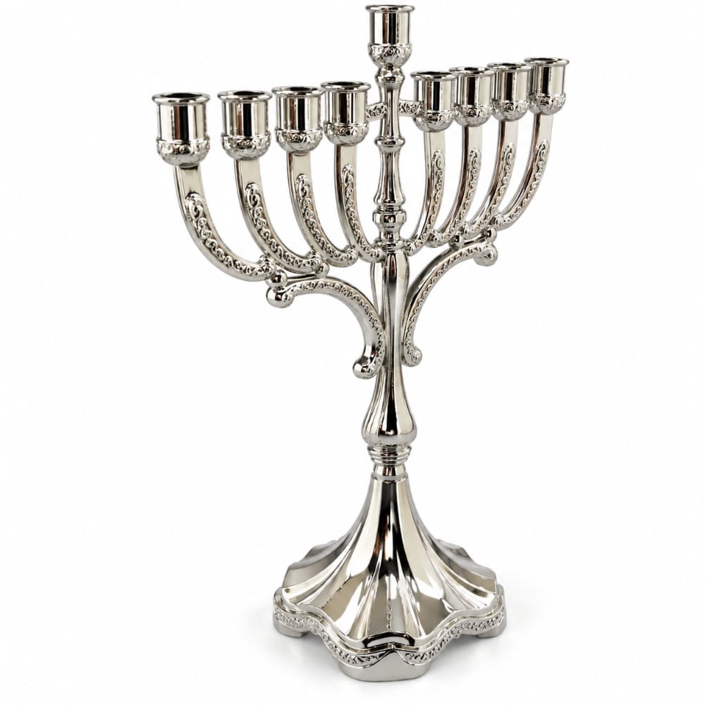 חנוכיית מתכת מעוטרת דגם מסורת